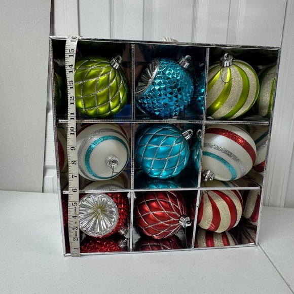 Martha Steward Living 9 piece Set Resistant Ornaments. - Picture 11 of 12